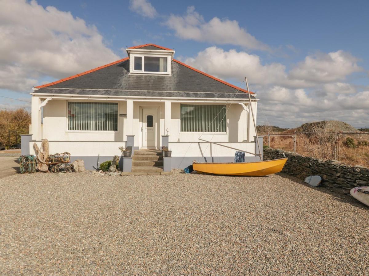 Villa Coed Llai Holyhead Exterior foto