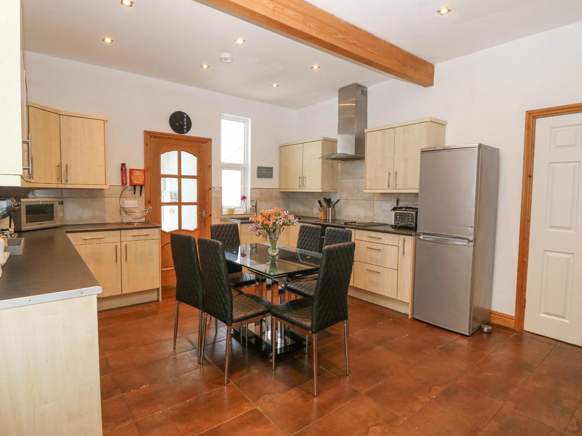 Villa Coed Llai Holyhead Exterior foto